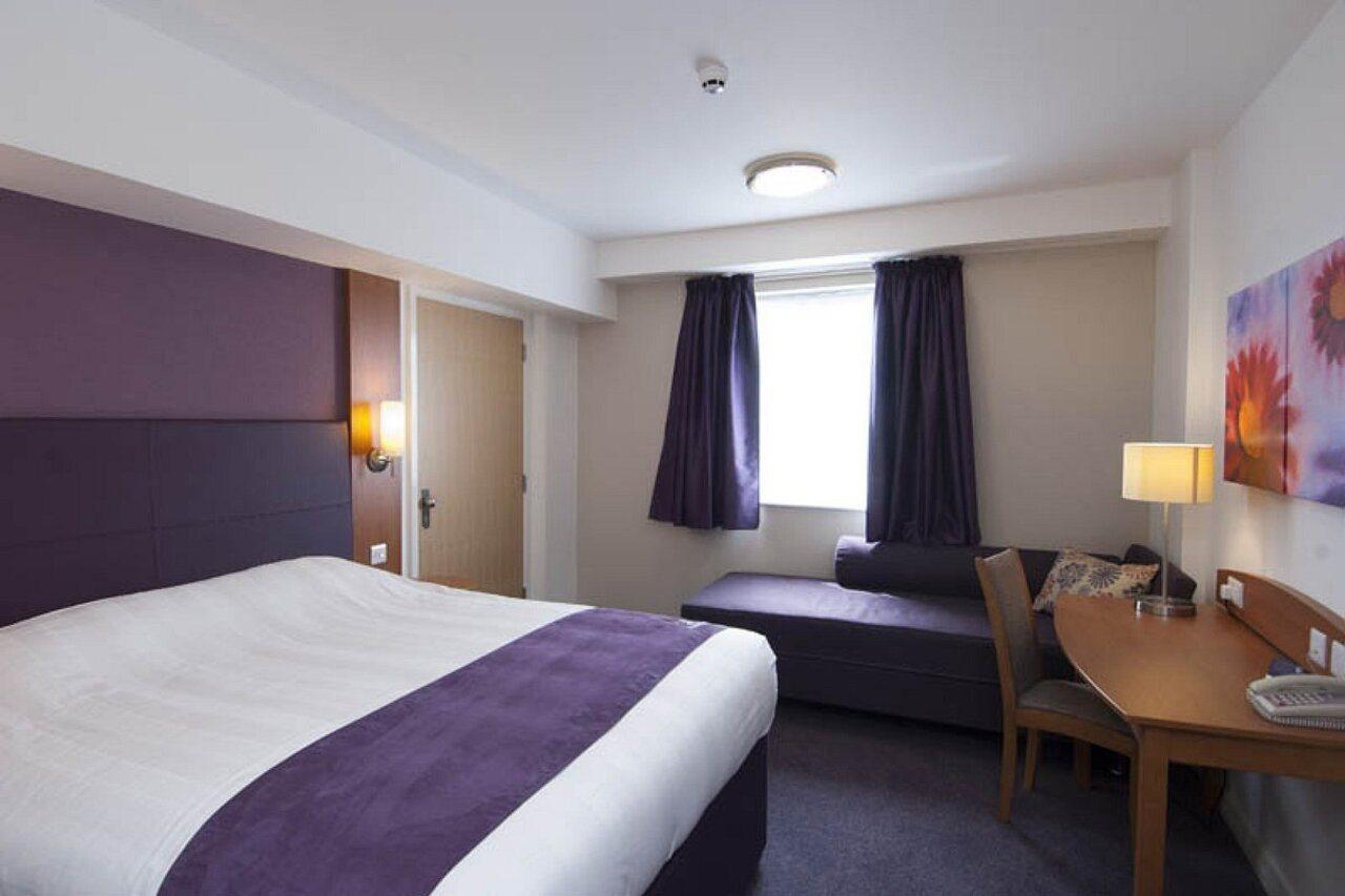 Premier Inn Bridgend Central Exterior photo
