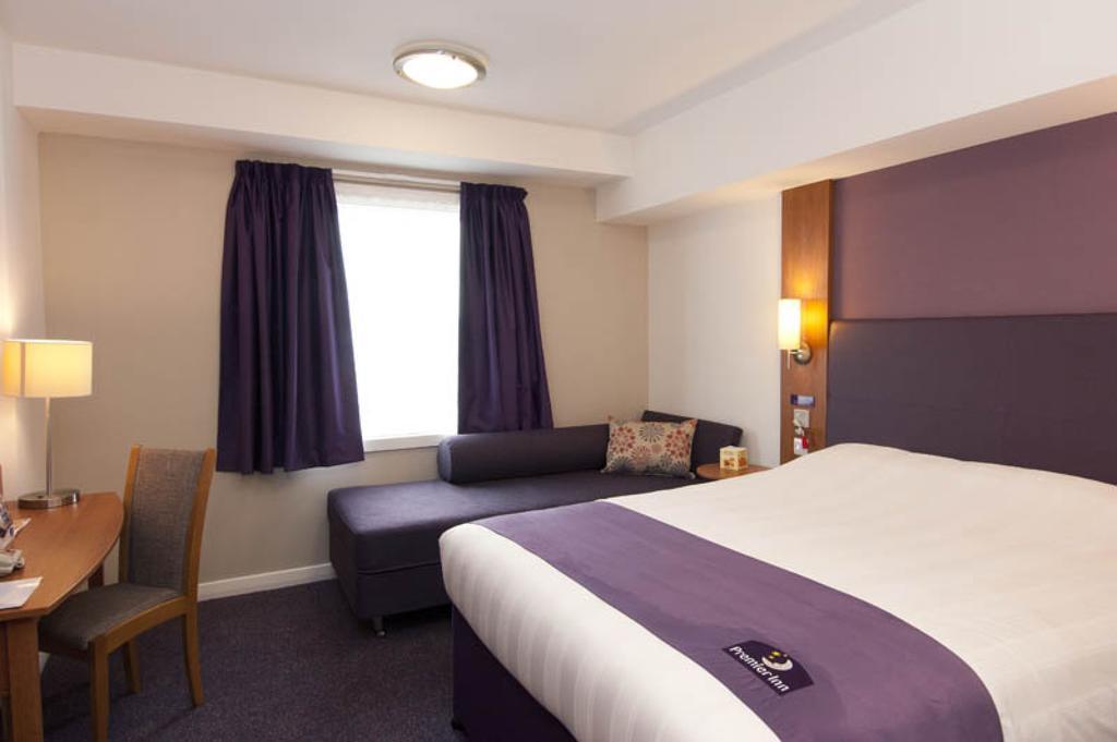 Premier Inn Bridgend Central Exterior photo