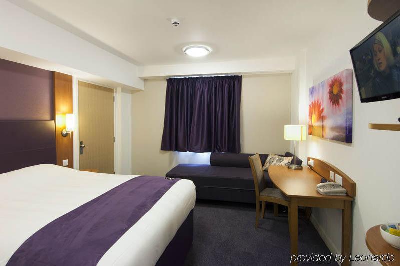 Premier Inn Bridgend Central Exterior photo