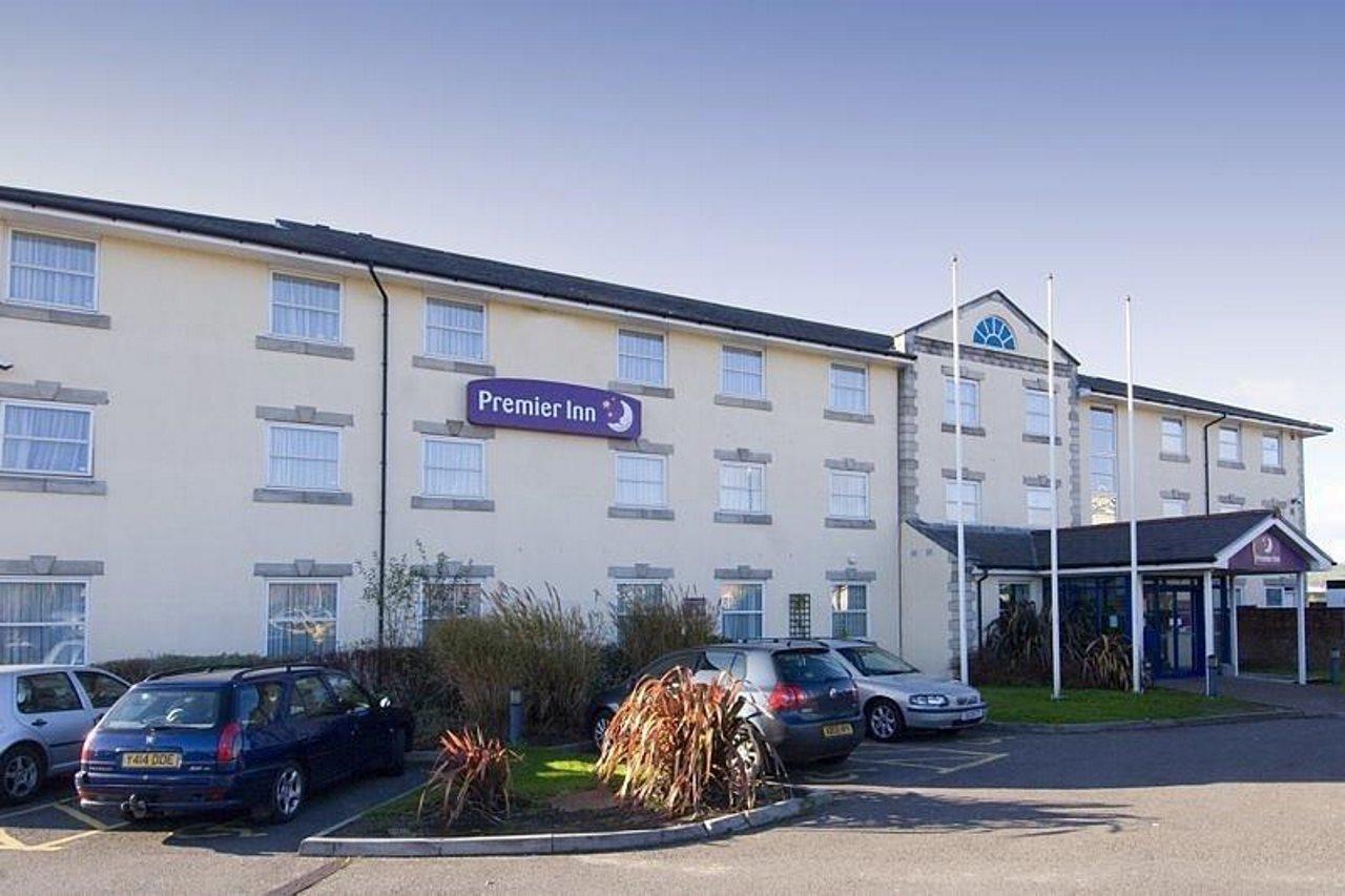 Premier Inn Bridgend Central Exterior photo